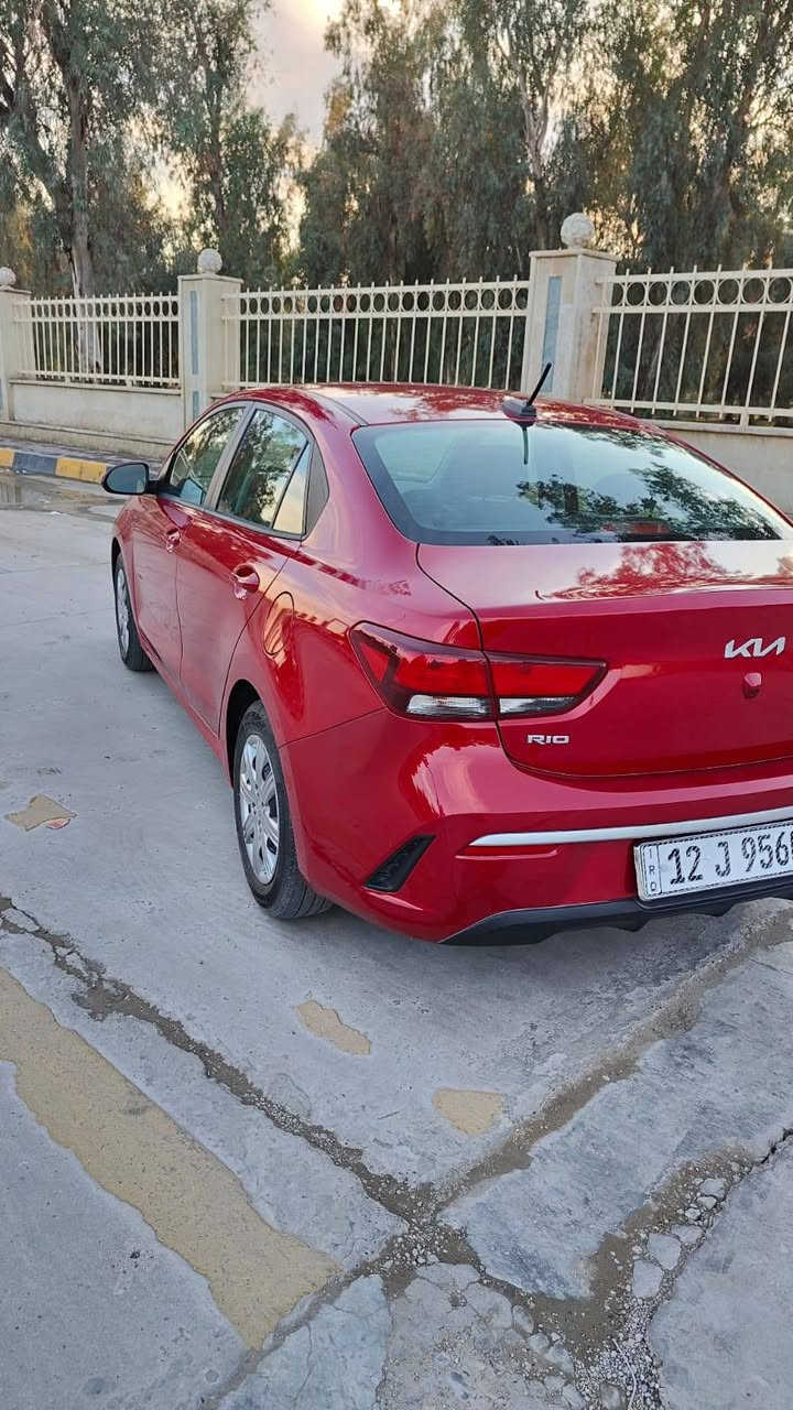 كيا ريو 2023 
رقم نينوى جديد الانكليزي تحويل شرط
ممشى 14 الف 
نص فول شاشة كامرة 
مثبت سرعة 
تحكمات دركة 
سيارة بيها بابين مبدلات اصلي نفس اللون 
موصل حي المثنى 
السعر 135 ومجال 
***********
***********
