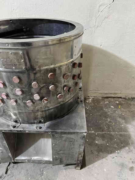 مكينه سمط دجاج للبيع نظيفه حجم كبير السعر 200 المكان فلوجه حي العسكري تواصل خاص او رقم 
***********
