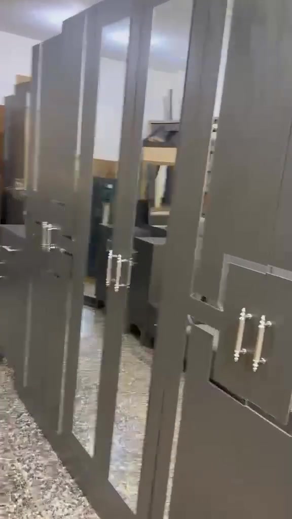 غرفة تركية للبيع اعتبرهه شي راقي هاي الغرفه تتكون من ١٠ قطع


**إذا كنت صاحب هذا الإعلان وتريد حذفه لأي سبب، رجاءا أرسل رسالة إلى الدعم الفني**
