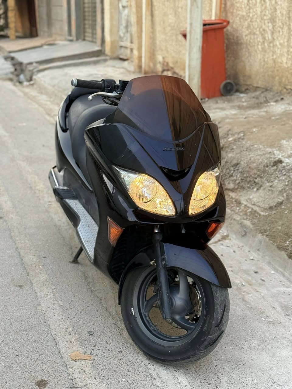 السلام عليكم
فورزة MF0.8 دراجة كلهة شغالة وكلهة ابلادي
مكينة فول كير 3تحويلات و6 نمر مكفولة
كهربائيات كلهة شغالة وكلهة ابلادي
تخم تاير دوشمة باتري كلة جديد
ونضافتهة احلى من الصور أوراق موجودة
مكاني بغداد العبيدي***********
