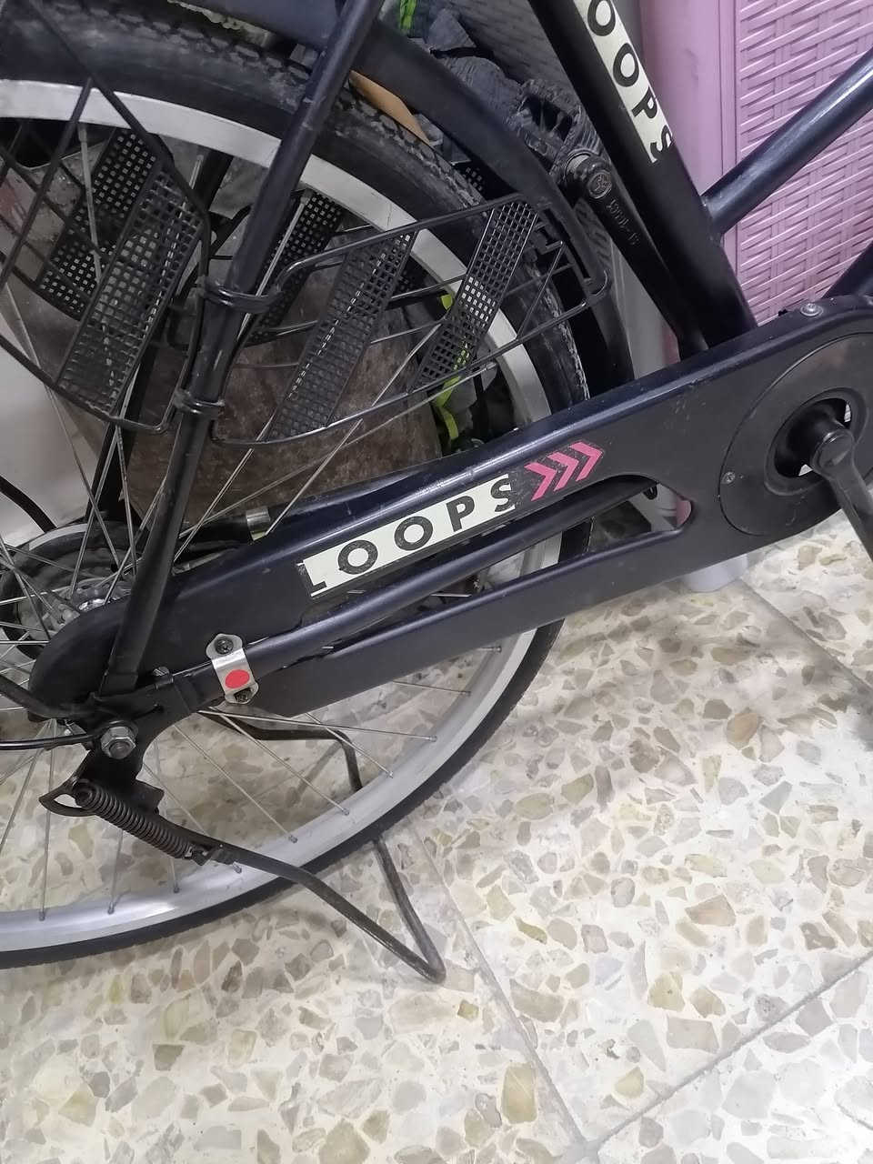 يا الله الهم صلي على محمد باسكل ماركه لوبس شركه عالميه موديل 2017 كفاله نضافه فول حاويه منزله ابيدي الباسكل ما مفتوح بعده كشنه الاصلي ما مبدل و استيرنه ما مصبوغ كامل مكمل طبعا القطعه معروضه للبيع سعره 100 وبيه مجال بسيط مكاني بغداد البياع الباسكل كامل للتواصل اكثر واتساب ***********
