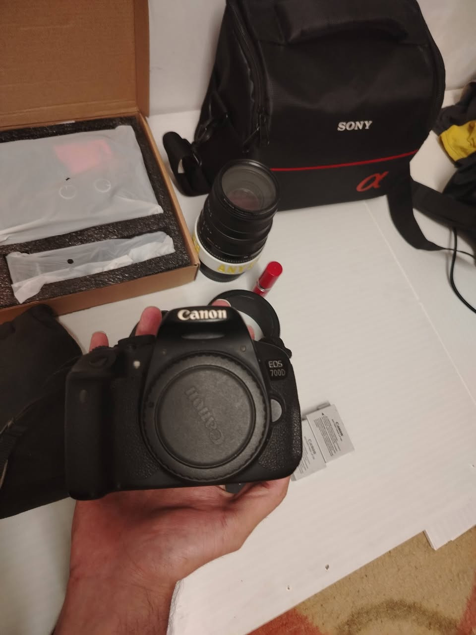 كاميرا كانون d700  شاشة قلابة لمس  مع الملحقات 
عدسة 18.55
عدسة 70.300
حقيبة سوني اصلية 
بطاريات عدد2 
رام اصلي 
حقيبة عدسة عدة تنظيف
اضاء كاملة وجديدة بالباكيت مستمرة تدعم الشحن السريع مع الشحن بالبوربنك  ولونين اضاءة قوية جدا  
السعر 500 بيهه مجال  

ملاحظة الي فوق العتلة مال وضعيات التصوير واكعة تكدر تشدلهه وحدة او تبقيهه هيج مو مشكلة


**إذا كنت صاحب هذا الإعلان وتريد حذفه لأي سبب، رجاءا أرسل رسالة إلى الدعم الفني**