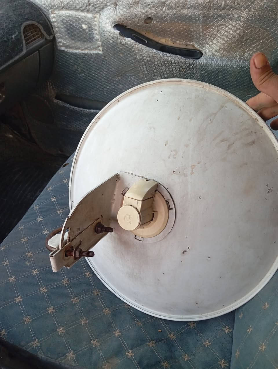 سلام عليكم صحن للبيع  ***********
