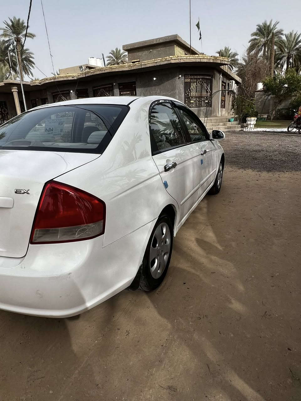 السلام عليكم
سبكترا 2009 للبيع السياره جاهزه من كلشي تبريد تدفئه كير و محرك كفاله عامه  بيها صبغ الباب الخلفي وره السايق و شويه من الجاملغ الامامي و الهلالات الوره الهزه قبل سبوع سويتها السياره  ليبل واحد وبأسمي تحويل ثاني يوم مكان السياره كربلاء الحسينه 
للتواصل *********** 
السعر 105 وبيها مجال حك الجيه
