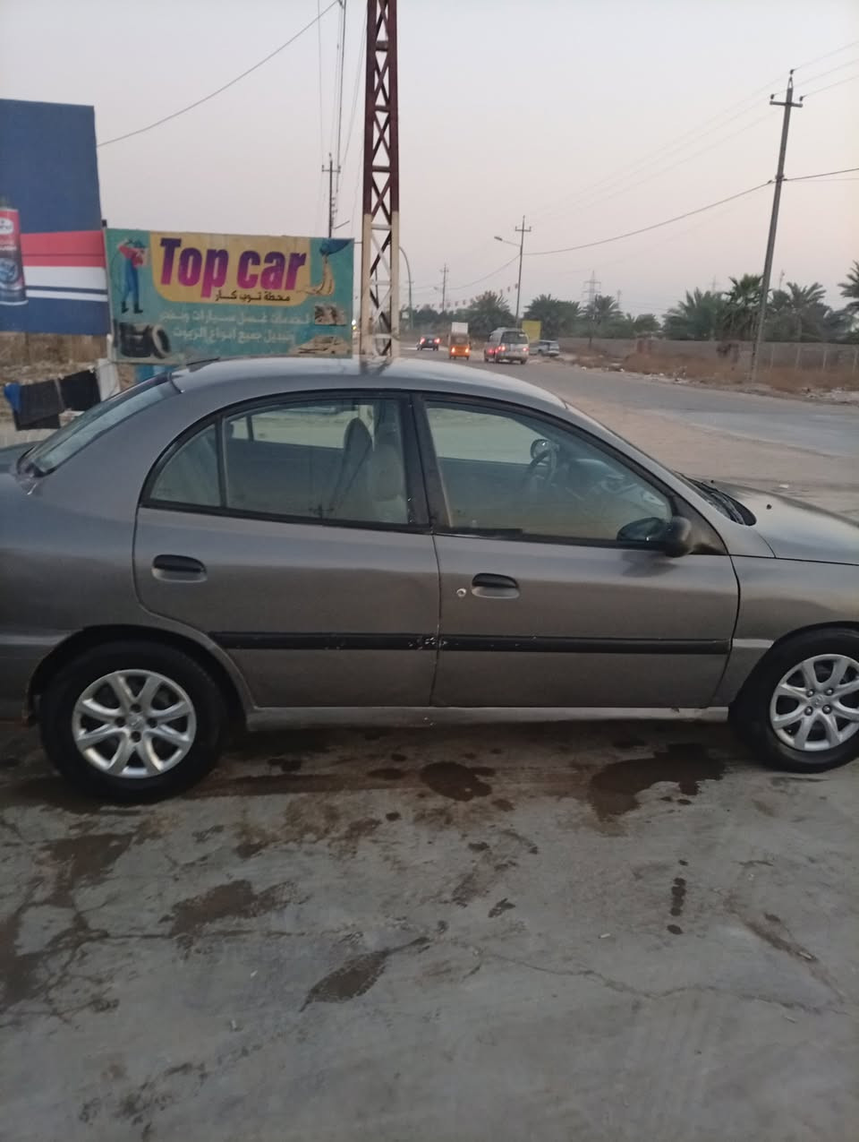 للبيع كيا ريو 2003 محرك جديد صدر امامي وخلفي جديد تخم تاير جديد السعر 40 وبيه مجال اتصال على الرقم  ***********0
