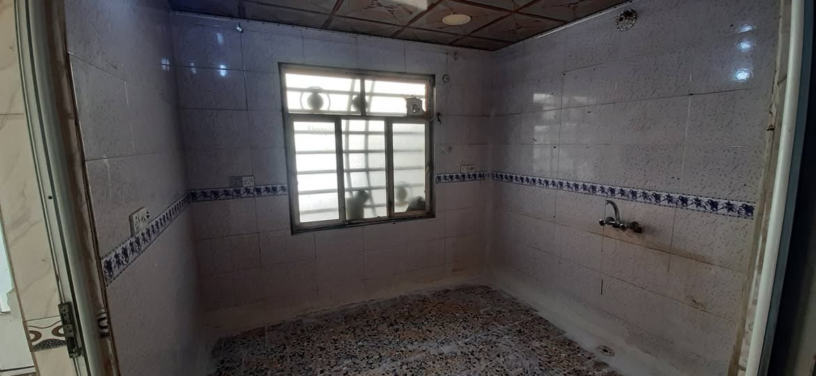 للايجار  
عائلة نفرين 

شهداء حي الموظفين خلف مجمعات الإنشائية وقريب من جامعة كربلاء حي الموظفين 

مجهز بخط مولد ذهبي . سخان . تانكي ماء 
للاستفسار 
***********
