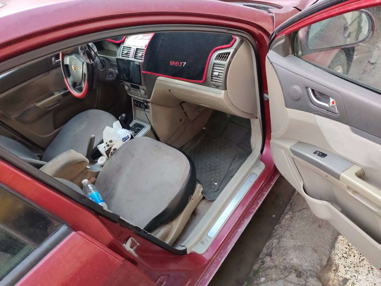 سلام عليكم للبيع امكراند EC7 موديل  2012  لوني ماروني حرة بأسمي رقم بغداد انكليزي جديد مكاني بغداد الحرية  سعرة 50 عليها غرامه 3 ورقات ينزل من سعرها 47 وبيها مجال يحتاجلها شويه ترتيبات 
***********
