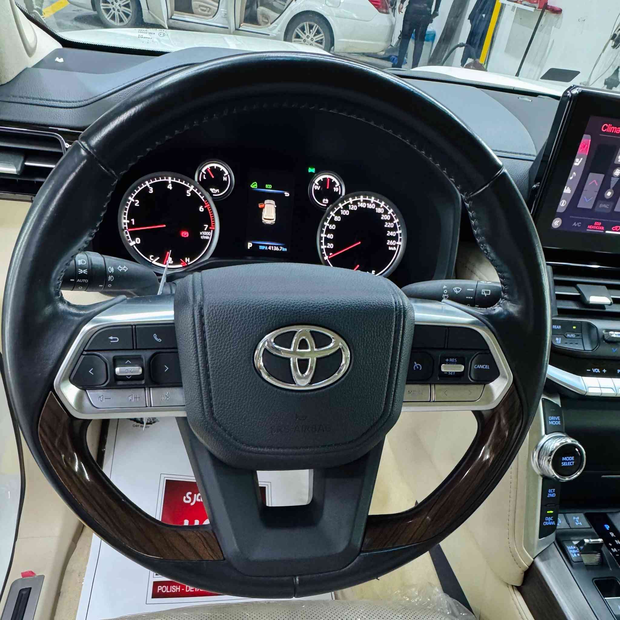 تۆیۆتا لاندکروز 2023 مواسەفات GXR  
مەکینە 6 بستۆن توین تۆربۆ 
تەنها 51 هەزار کم ڕۆشتووە 
سفری شەریکەی جيهان 
سەیارەکە نوکتەی پێوە نیە
هیچ مەسرەفێکی تێدا نییە 
لەسەر دەقی شەریکە ماوەتەوە 
هەموو گیانی بەشەرت 

سعر: لە کۆمێنت داوای بکە ڕاستەوخۆ بۆت دێت 🤖 

گێر و مەکینەی بەشەرت نەکراوەتەوە 
هیچ کێشەیەکی تێدا نییە 

ژمارەی خاوەنەکەی 
***********
