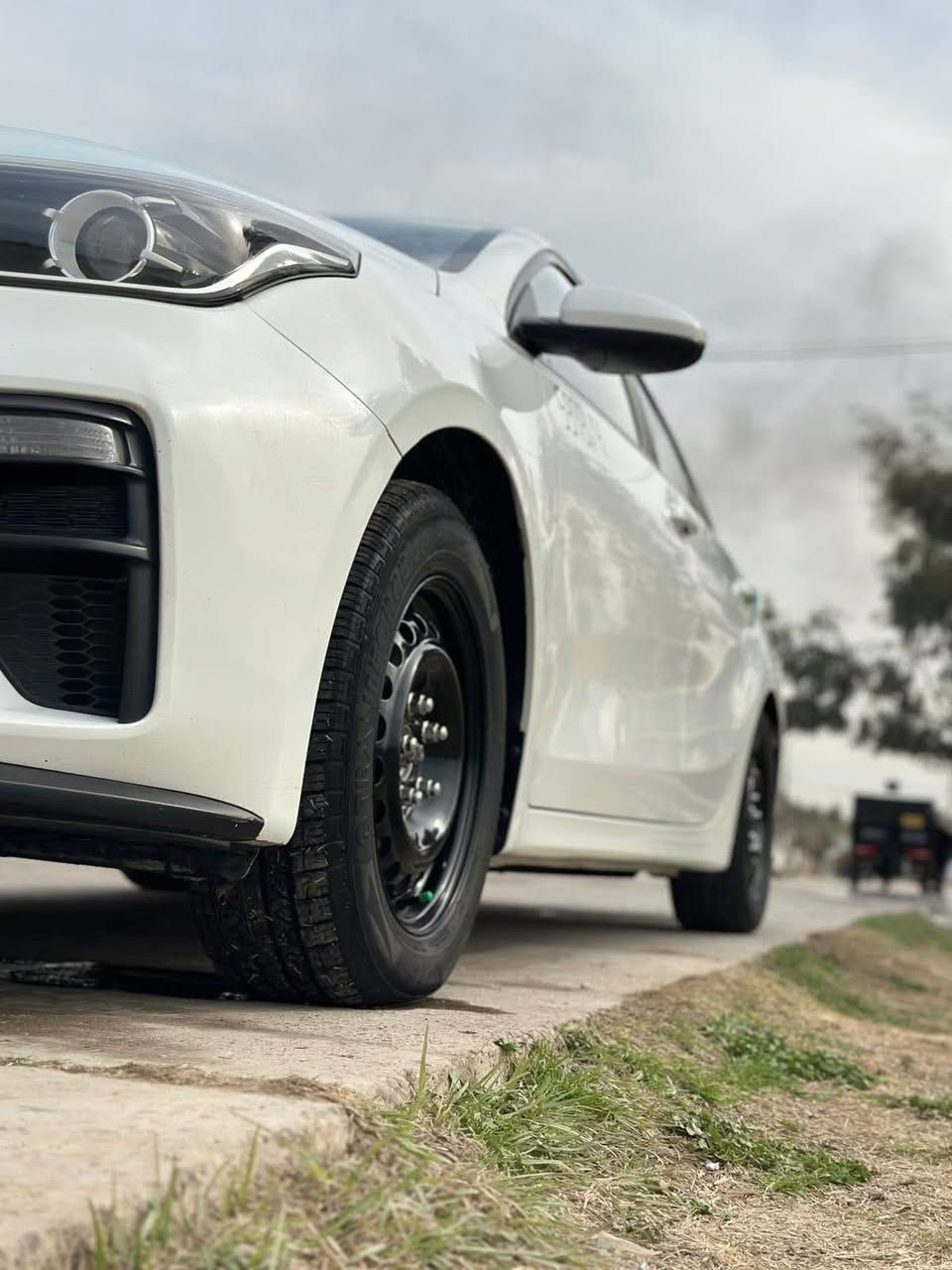 السلام عليكم لبيع
سيارة  سيراتو موديل 2021 
مكينه1600 مكينه وكير مكفوله
خليجي سياره جاهزه بدون نقص 
حداديه تبريد خير من الله وجاهزه السياره عله آخر حبايه مواصفات S شاشه وسط كامره دواره شاشه
مكاني بغداد الكاظمية السعر  خاص 
لاستفسار ***********
