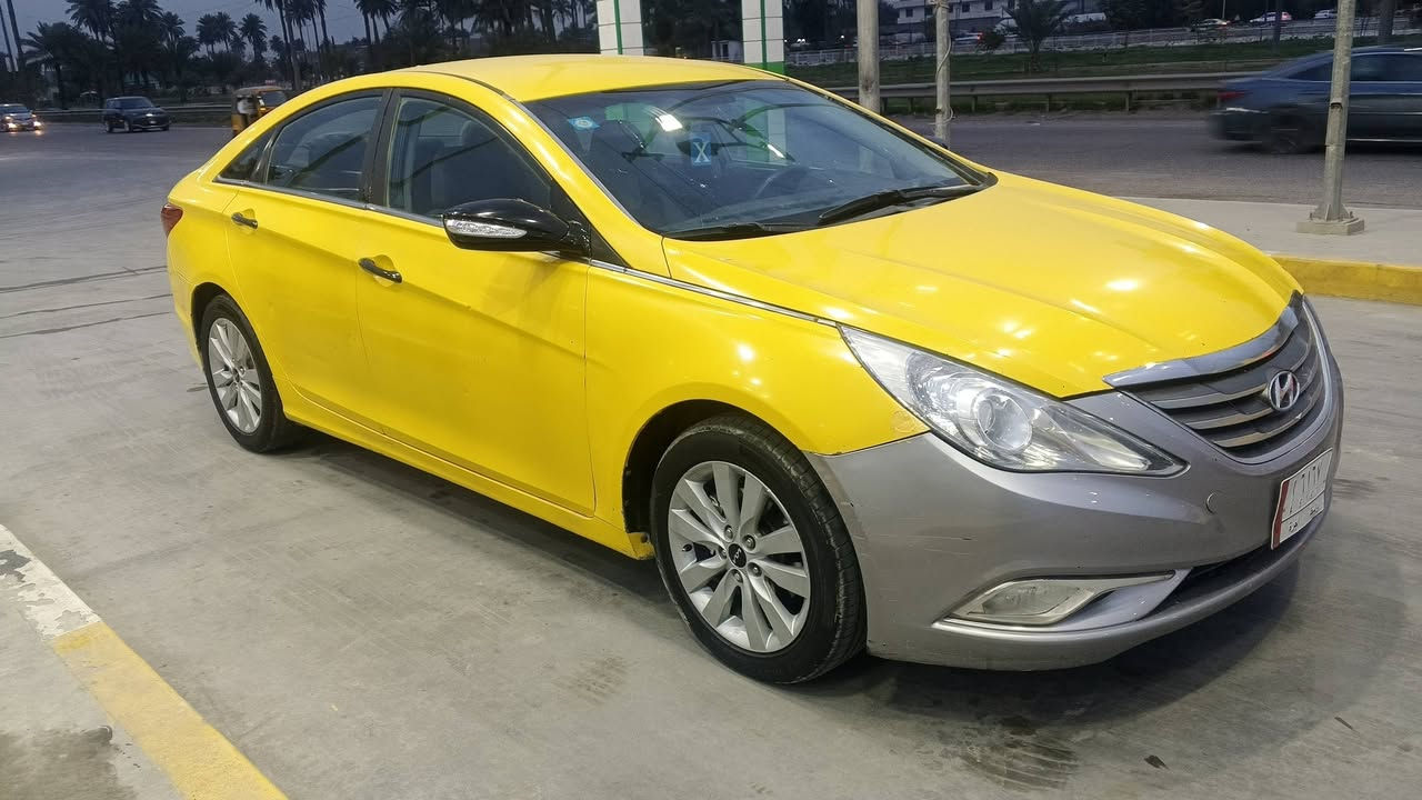 سوناته 11وارد امريكي بدون حادث مكينه جديده لسياره جاهزة مكان بغداد لشعب لسعر 88//***********
