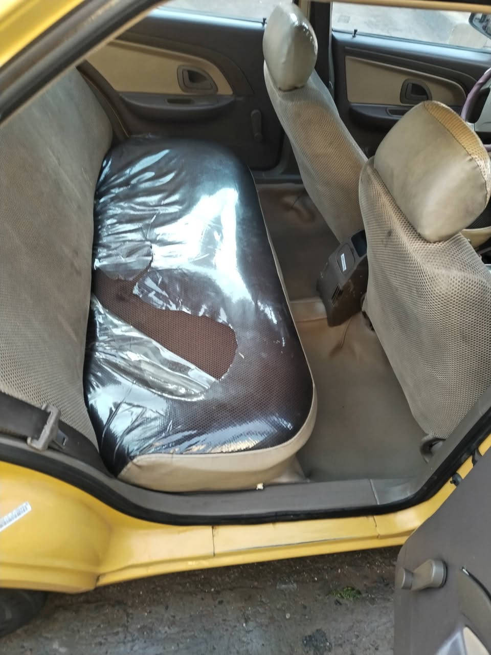 السلام عليكم سياره بيجو لميس موديل 2016
مكينه وكير خير من الله تدفئه وتبريد شغال والسياره كله شغاله مكانه الحبيبيه 
‏‪0773 490 7872‬‏
