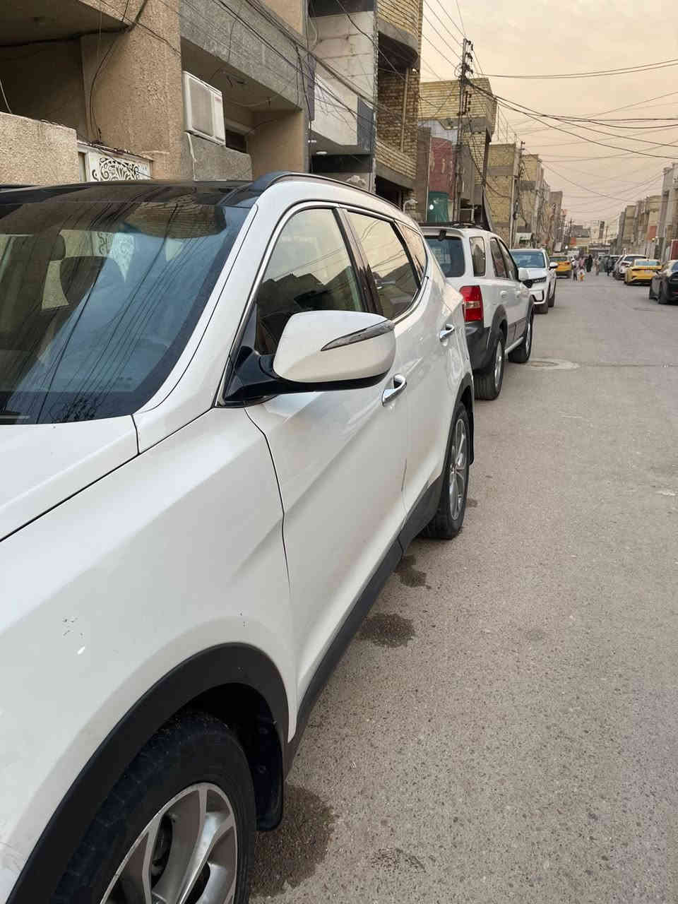 السلام عليكم للبيع سنتافي 2013 سياره فول للاخير مكينه كير حداديه بشرط السياره بسمي تحويل شوكت ميعجبك السونار مرفق مع الصور  السعر 145بيهه مجال بسيط للاستفسار
 مكان السياره بغداد الشعب ***********
