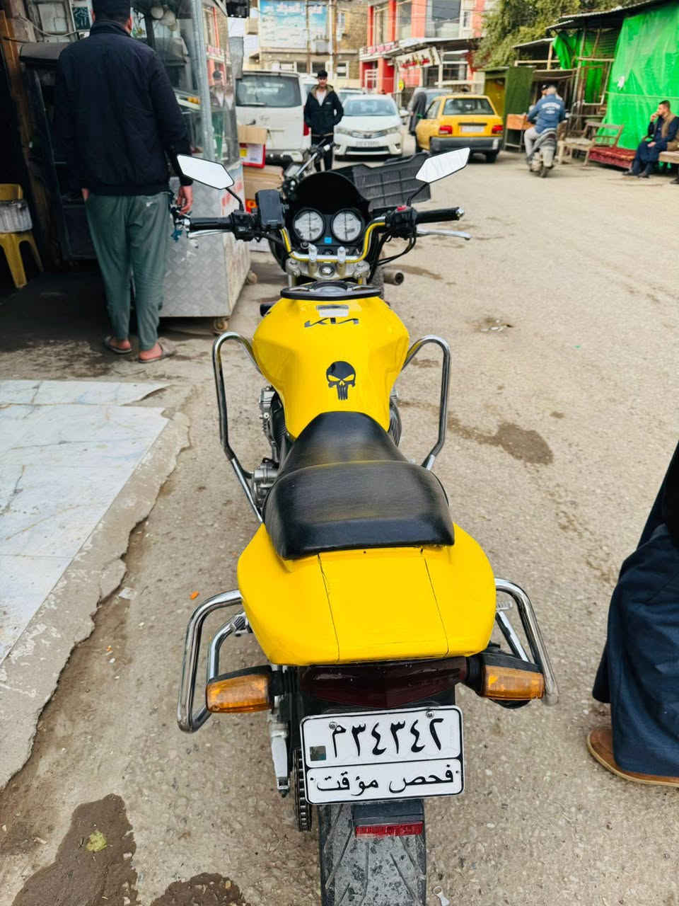 سلام عليكم
اوراق بيهة!! 
سيبي فور نوزل موديل2009 حديث دراجة بلكارتون كفالة عامة ميحتاج اسولف كفالة من الشخط محرك وكير كهربائيات كلة بلاد ضفيرة مملعوب بيهة ابد محرك بلاد كبس ممطخوخ 
سعر خاص بسبب النفوس الضعيفة !! 
مكاني ديالى جديدة الشط 
***********
