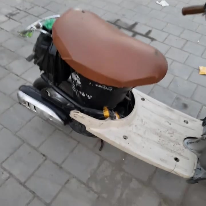 دراجه كلاسيك اصليه كوم حديد سلستيل 🛵 دراجه شغاله مكان حي اور تقاطع فلسطين😁 السعر 90


**إذا كنت صاحب هذا الإعلان وتريد حذفه لأي سبب، رجاءا أرسل رسالة إلى الدعم الفني**