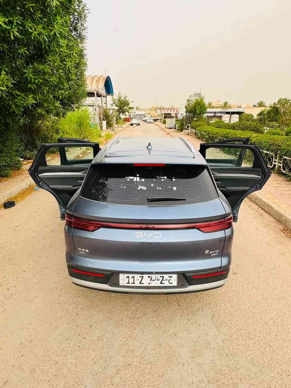 BYD SONG PRO  2025 للبيع 
تمشي بالشحن 75 كيلو وي البانزين 1450 كيلو
السيارة كلين مكفولة كفالة عامة من كلشي 
لون مميز و رقم مميز ببغداد
ماشيه 17600 
7500 على البانزين و 9 كهرباء
البطاريات نسبتهن 100 بالمية 
مواصفات السيارة
حساسات امامية خلفية 
13 كامره 
رادار امامي و رادار خلفي 
مانع اصتدام
نقطة عمياء 
ركن تلقائي
قيادة تلقائية 
السياره بيها اضافات كل التطبيقات الي تحتاجها و كل التطبيقات تكدر تنزلها بشكل كلش سلس 
مفعل بيها (ADB الخاص بالمطورين ) 
نازل الها اخر تحديث من الشركة
بالاضافة الها دوشمه خاصة و دوسات ارضيه و غلاف جنطة و غلاف دشبول و فرس وسطي 
السيارة بيها اضافة لد داخلي تكدر تتحكم بي عن طريق الموبايل 
السيارة مظلل الجنطة و المثلثات الخلفية تظليل كامل مسموح مرورياً 
بعدها بثاني تبديله دهن 
السيارة يجي وياها شاحنة 32 امبير موجوده ضمن الصور موصيها طلب خاص ب250$ 
عدتها كامله بالجنطة من غلاف جنطة وبرده للجنطة و فوم و غيرها 
السيارة جديدة بمعنى الكلمة و بالعافية على الي ياخذها 
عارضها ب 26 مليون 
السياره مصروف عليها لأن هي سيارتي الخاصة  
والي يسأل عن سبب البيع 
فحاب اخذ leopard 7 BYD
التواصل 
***********
***********
