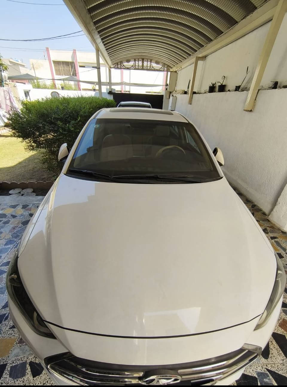 سلام عليكم ورحمه الله 
(اللهم صلي على محمد وال محمد) 
النترا Elantra خليجي 2017 GLS
سياره على وضع الشركه 
فول مواصفات _______
محرك دوش 2.0
تبريد قطعتين 
خمس تجاوي وتجوة مقاعد وسطيه خلفيه
خمسه ويل كب سبير على وضع الشركه كتلوكات سياره موجودة 
يدات نيكل وترايش نيكل
لد نهاري☄️
بجم زنون زرع عدسه اصلي  ونضام ترحيب زنون
سستم صوت🔊
شاشه كبيره 
كامره خلفيه 
اشاير مري شفط
مخارج عدد ٢ USB🔌
مخارج جداحه عدد 2
مو درايف 
فتحه سقف سلايد رؤؤف
تحكم ستيرن جهتين
حساس امامي خلفي
ماشيه 55
الرقم الجديد الدولي بغداد
باسمي مكاني بغداد***********
