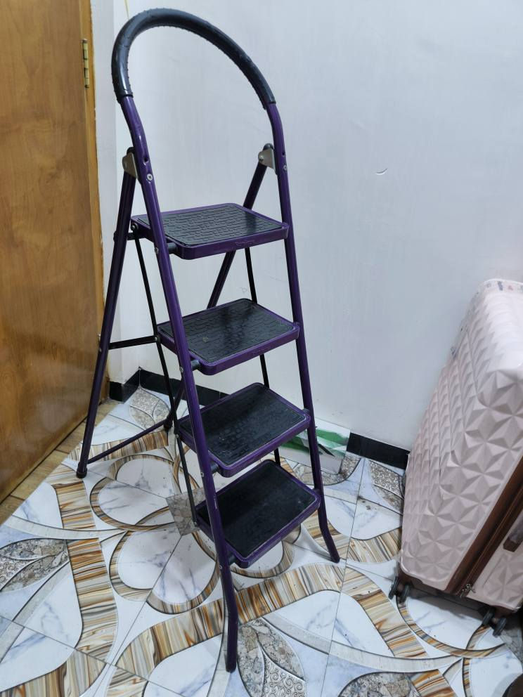 غراض بيت للبيع المكان كربلاء الاستفسار *********** كربلاء, العراق
