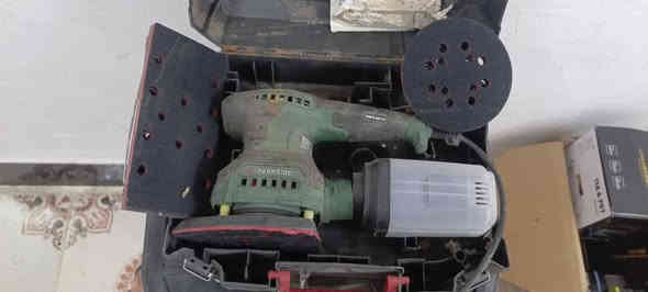 قاطعه اسفنج وفوم 
منعمه 
دريل همر 
مع كل الملحقات 
مكاني الشطره 
***********
