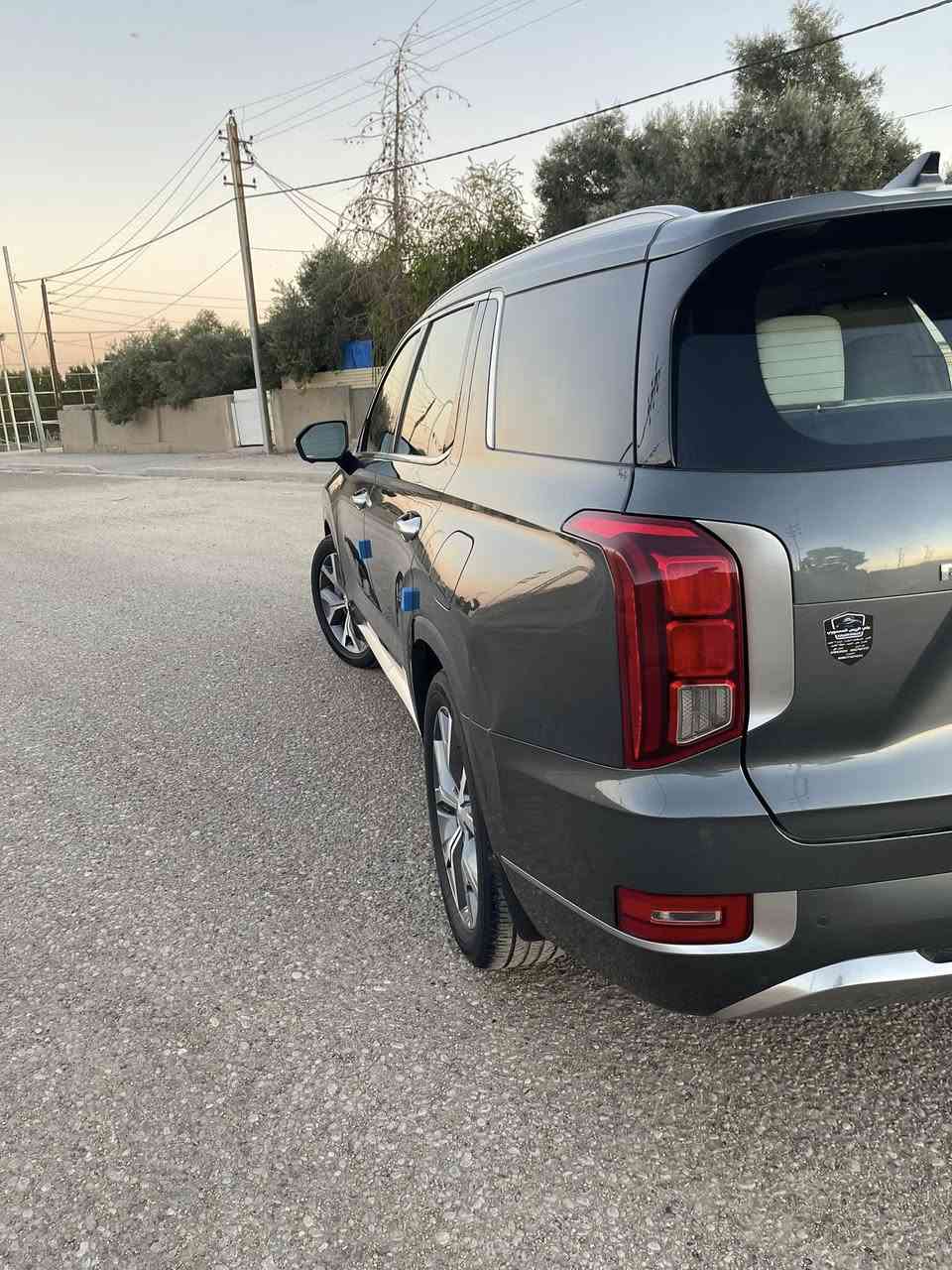 اسلام عليكم 
سياره بلسايد موديل 22وراد امريكي فول مواصفات اعلى فئة سياره رقم بغداد بسمي تحويل ثاني يوم 
تخم تايرات جدد كامله من اي نقص
(حادث دعمايه وبنيد مبدل نفس الون ايرباك دركه والي بصف سايق طاكات شاصي سليم ما بي شي  وباقي سياره كفاله)
السعر:280ورقه وبيها مجال 
مكاني بابل 
للاستفسار:***********
