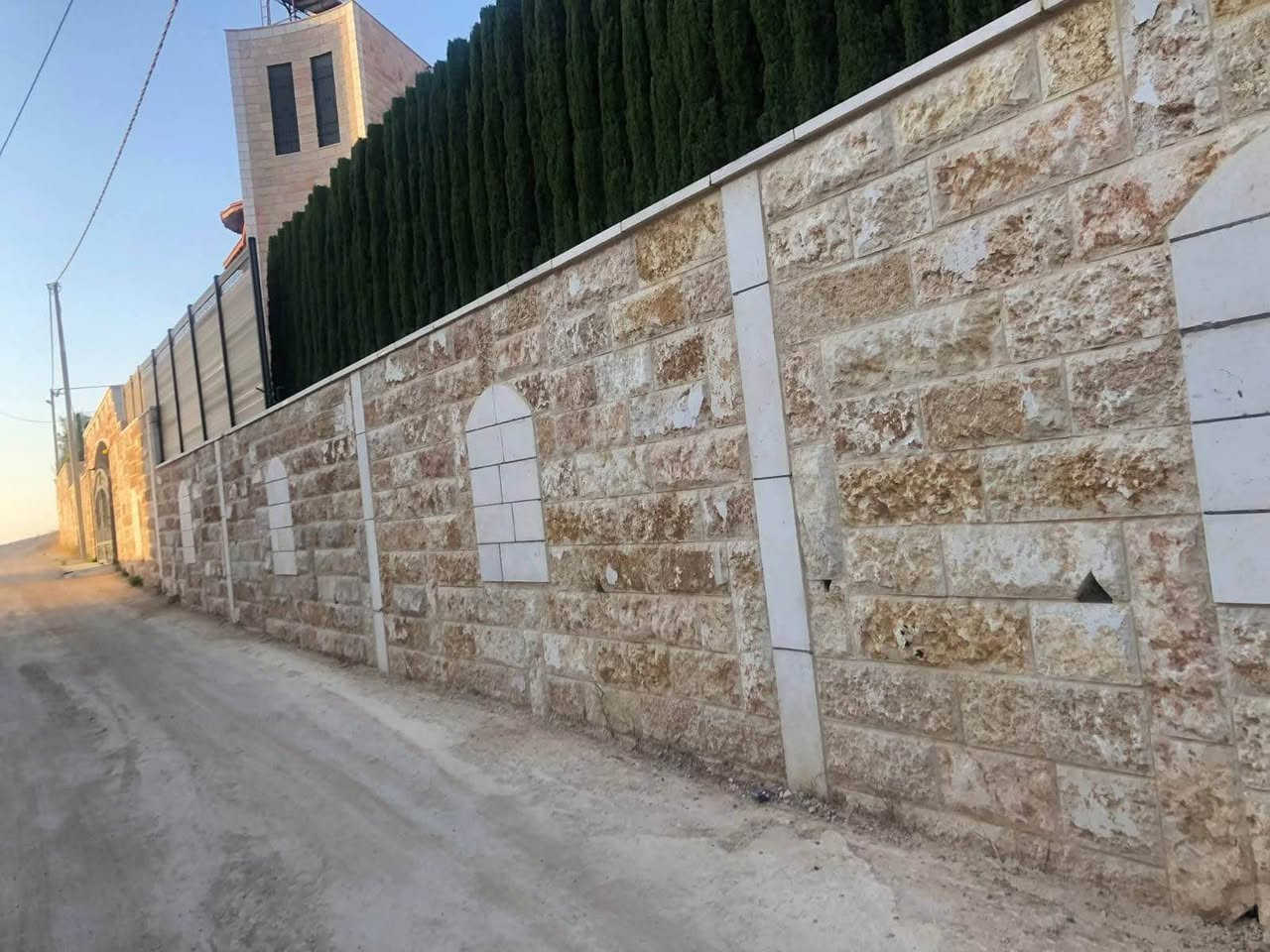يوجد لدينا 16 مشتاح حجر قشره شرواة لجدران وتزين الحداق وبسعر حرق لجميع زي الي بصوره المشاتيح واشي مرتب وبسعر مناسب الي معني يتواصل واتس اب جوال 
0592769835 
0599097743 Area B, فلسطين


**إذا كنت صاحب هذا الإعلان وتريد حذفه لأي سبب، رجاءا أرسل رسالة إلى الدعم الفني**
