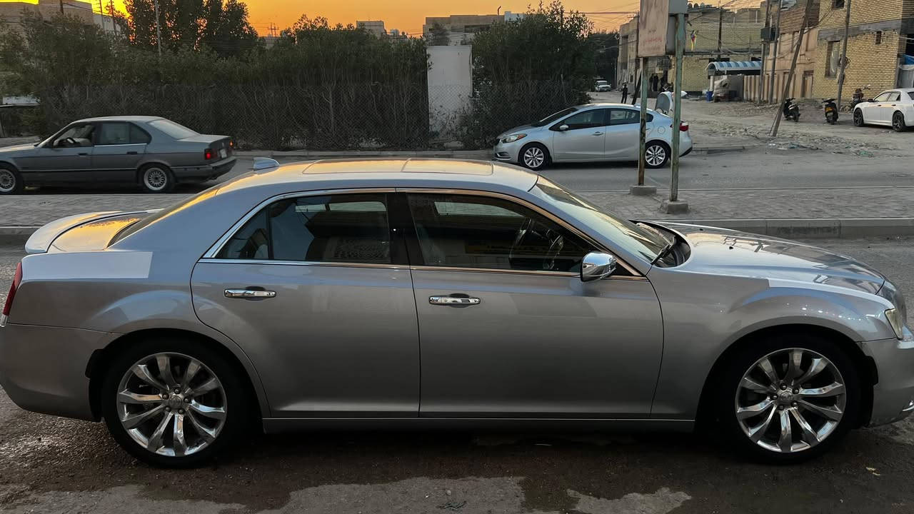 سلام عليكم اوباما مديل 16 معلايه 22 سي فول كشن حضن تبريد برده وره مواصفات اهواي بيها صبغ جملغ لخلفي فقط سياره بسمي تصال او خاص ***********
