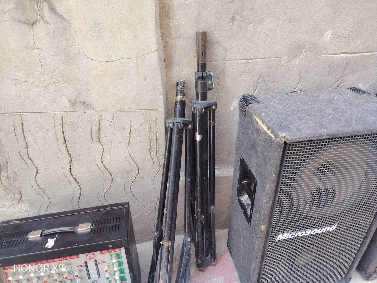 سلام عليكم خدمه الحسين جهاز  جاسكو 2000
زوج سماعات لبب جديده 
مع ملحقات وايرات كامله وستاندات  عدد ٢
عل فحص  الكفرات سماعات يرادلهن ترتيب شي بسيط
السعر ٦٥٠ وبيهن مجال بسيط  ***********
