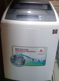 غسالة اوتوماتيك شركة الحافظ نضيفه واستعمال قليل جداً مكانها بغداد، الس...