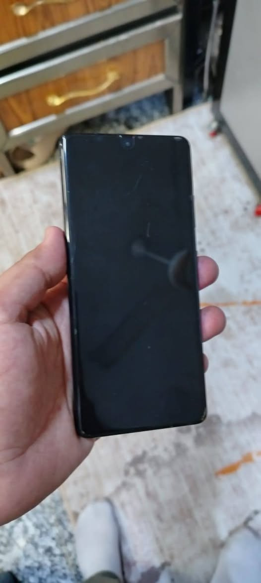 اس 21 الترا امريكي256 ورام 12 
 سنابدراغون 888 
شاشه 120 هرتز
 مع كارتونة الاصلية،جهاز نضيف فقط الدكمة الجانبية تعبانه تعلك وديته نضفوها بس ماصارات لازم تبديل والبطارية شحنها تعبان
300 الف
بغداد الغدير


**إذا كنت صاحب هذا الإعلان وتريد حذفه لأي سبب، رجاءا أرسل رسالة إلى الدعم الفني**