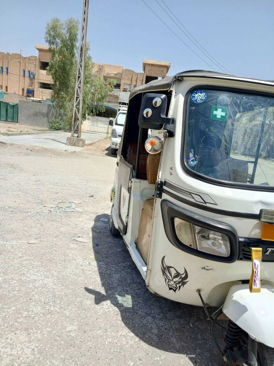السعر 7500 وبيه مجال *********** 
بعقوبه التحرير 
تكتك TVS2022 رقم وسنويه بغداد مشروع وطني بسمي تحويل بنفس اليوم مكرك وكسل وكير كفاله من الفتح ومن اي عيب الكشر مثل ما موضح بي شخط ومماثر وبيه خياس بدوسه فقط اكفله كفاله عامه
