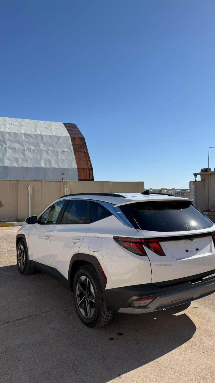 السلام عليكم
هیوندای تكسون 2025 شكل جديد 😍
سعر :185ومجال قليل  
عداد المسافه : 5 الف
حجم المحرك : 2.5L (4.سلندر )
السياره بچم كبس ✅
ملاحظه : چاملغ و حافه البوند وشبر باب بدون نقطه دواخل100% 

موصفات
كيج الكــــتروني واحد شاشه 🖥️
انــــارة دشبول
بصمة ابواب
بصمة تشغيل 
تشغيل عن بعد (𝐑𝐄𝐌𝐎𝐓𝐄 𝐒𝐓𝐀𝐑𝐓)
شاحن هاتف لاسلكي
شاشة دشبول ديجيتال 
شفتات استيرن
هاند بريك بصمة
اوتو بارك (𝐀𝐔𝐓𝐎 𝐏𝐀𝐑𝐊)
اوتو هولد (𝐀𝐔𝐓𝐎 𝐇𝐎𝐋𝐃)
اوتو ستارت (𝐀𝐔𝐓𝐎 𝐒𝐓𝐀𝐑𝐓)
اوتو ستوب (𝐀𝐔𝐓𝐎 𝐒𝐓𝐎𝐏)
رادار 360
رادار امامي (تحديد مسار)
رادار جانبي  (نقاط عمياء)
رادار خلفي (التحذير من الاصطدام)
حساسات 360
حساسات امامي
حساسات جانبي 
حساسات خلفي
نظام (𝐒𝐌𝐀𝐑𝐓)
نظام (𝐒𝐏𝐎𝐑𝐓)
نظام (𝐂𝐎𝐌𝐅𝐎𝐑)
نطام (𝐄𝐂𝐎)
نظام(𝐒𝐍𝐎𝐖) 
كشنات خزن+ميموري 
كشنات تبريد امامي 
كشنات هيتر  امامي وخلفي
تحكمات استيرن
استيرن هيتر
تبريد لمس
تبريد مركزي 
صندوق شفط كهربائي 
لايتات (𝐋𝐄𝐃) لید عدسة زينون 
بكلايتات (𝐋𝐄𝐃) لید
 ويل كروم 
تفاصيل اكثر الاتصال علی ارقام التاليه  
[***********]
‏ WhatsApp - Vibir
☎️ [***********]

عنوان📍عقره. 
بعيد عن موصل 40 دقيقه 
و بعيد عن أربيل ساعه اكر, نينوى
