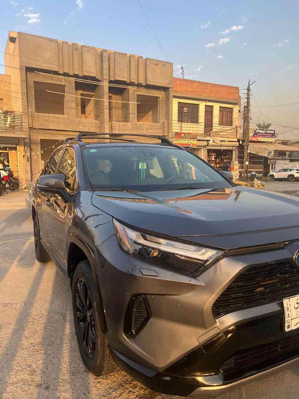 راف فور ٢٠٢٢
حساسات 
رادارات جوانب 
كامره خلفيه 
كشن كهرباء 
شاشه كبيره 
تحكم ستيرن 
حادثها جاملغ ومبدل نفس الون 
بدون دواخل ايرباك برده فقط وراجع سستم 
سعرها ٢٢٠ وبيها مجال مكان السياره بغداد العامريه 
للاستفسار  ***********
***********
*********** بغداد, العراق
