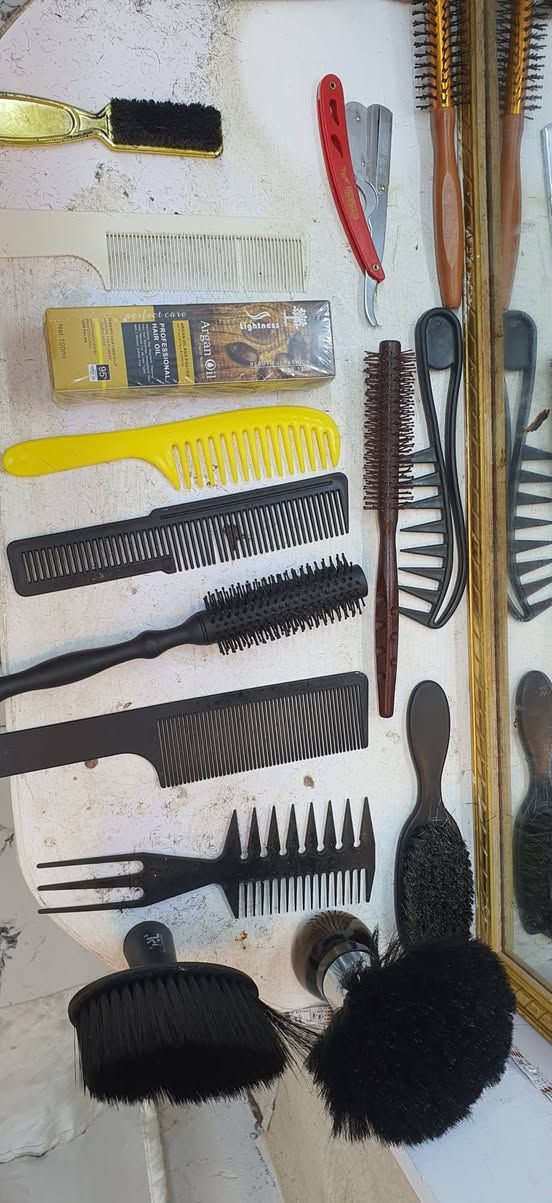 أدوات حلاقة للبيع
تعزلية محل صارلي 2 شهرين بالمهنه واريد اعزل المحل هاي المواد المعروضه كلها بسعر (( 255 الف بيهن مجال بسيط جداً )) الي مايريد يشتري لا يداهر ولا يتعبني ولا أصلاً يعلق لان كلهن خسرت بيهن والخسارة بالعمر بس اريد اعزل المحل وخلص الي يعجبة يجي خاص ولا يتعبني


**إذا كنت صاحب هذا الإعلان وتريد حذفه لأي سبب، رجاءا أرسل رسالة إلى الدعم الفني**