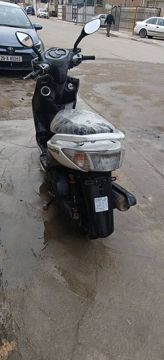 السلام عليكم سكنس للبيع الدراجه خير من الله تجي من الباب تخذه وضمان انطيك بيه الدراجه خير من الله عنواني الشعب الرقم ***********السعر 750
