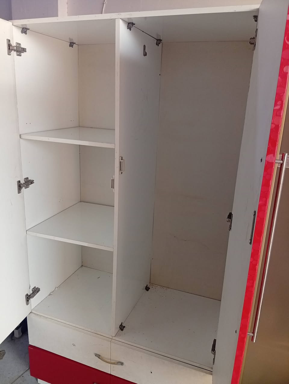 للبيع
كنتور بابين نظيف كلش تركي 
وثلاجة 10قدم شرط شغل 
للتواصل خاص او عبر الرقم ***********
مكاني كركوك
