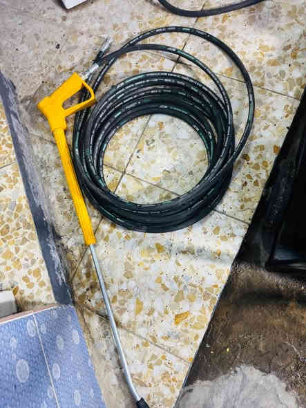 مضخة ايطالية 200 بار 
ماطور سنكل 5 ونص 
مستعمل قليل  
صوندة مسلح 15 متر
ضغط قوي  
السعر 625 الف 
مكاني بغداد 
*********** بغداد
