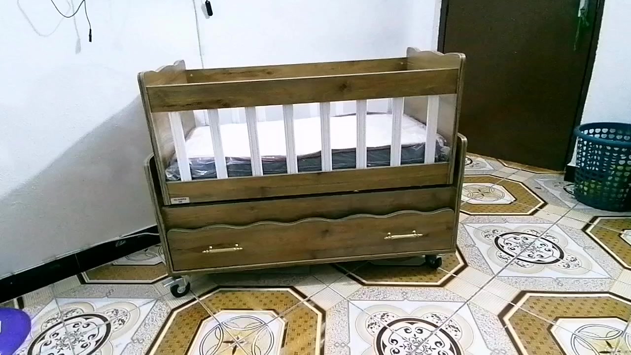 سلام عليكم كاروك للبيع نضيف وكيل الله شاهد بس سبب البيع جبته والطفل ماينام بيه قررت ابيعه مكاني ميسان حي العسكري ***********
