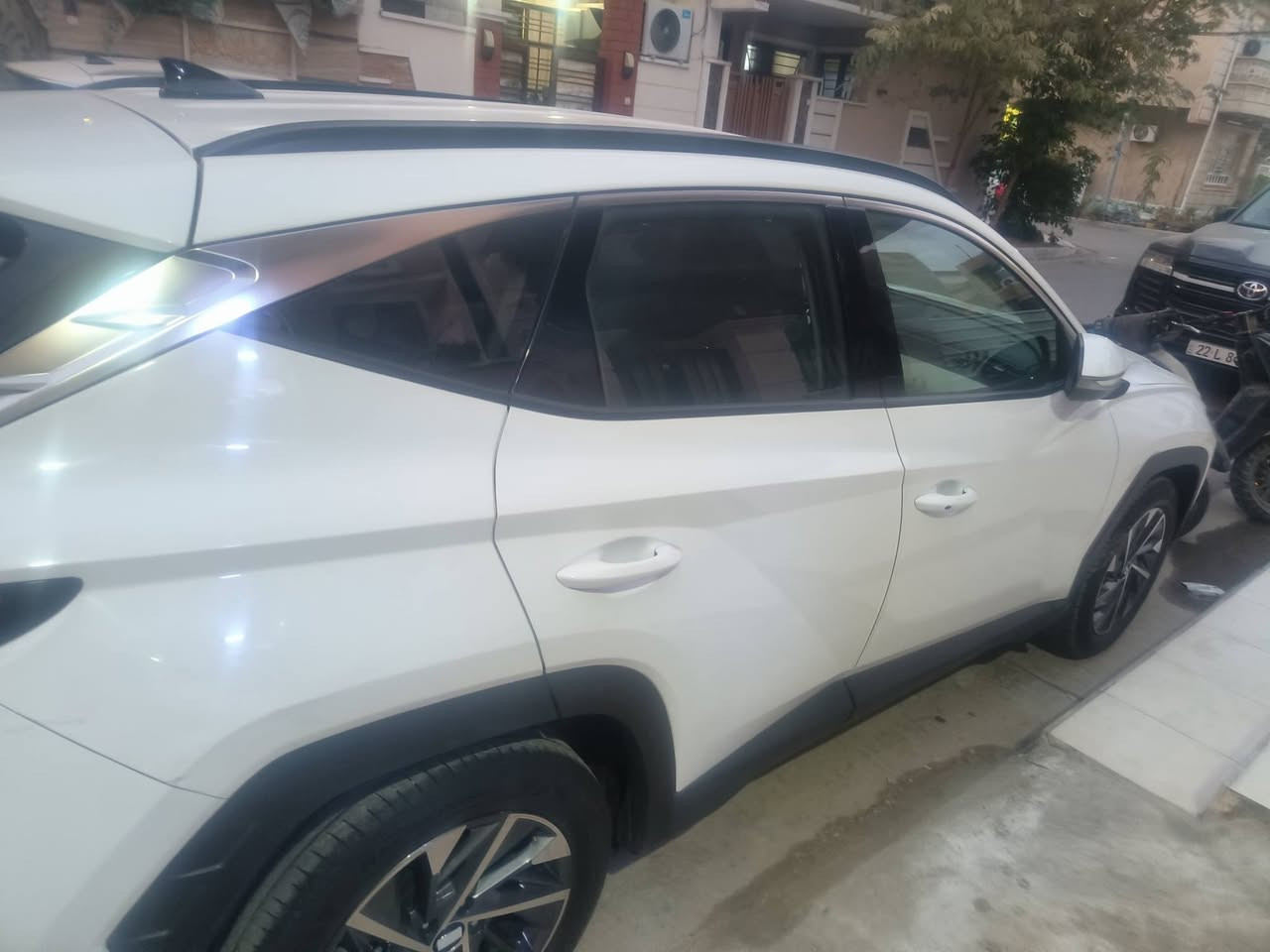 السلام عليكم
توسان 2024 خليجي ماشية 23 الف بيها طختين صغار منزلها مع الصور كير مكينة حدادية مكفولة

حساس امامي خلفي

داخل اليض

كشنات كهرباء

كاميرا

شاحن واير لس

شاشة اصلية 

هندر بصمة

اوتو هولد

بصمة 

السعر222 

مكاني الاعظمية 

***********
