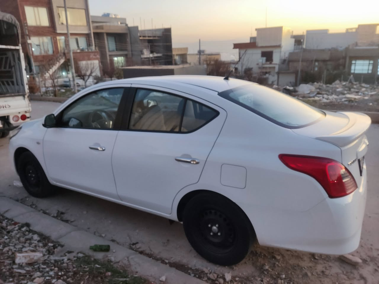 سڵاو بەناوی خوای گەورە....
نیسان سەنی مۆدێلی ۲۰۲۳موستەعمەلی دوبەی یەک دەستە سەنەوی تاک و ۲۰۳۰ تازەیە  و تەحویل بەشەرت گێر و مەکینەبەشەرت ڕەسمی سۆنەریم داناوە ...
ژمارەی تەلەفۆن  ***********
                                           ***********
سعری 118 وەرەقەو مەعامەلە .
