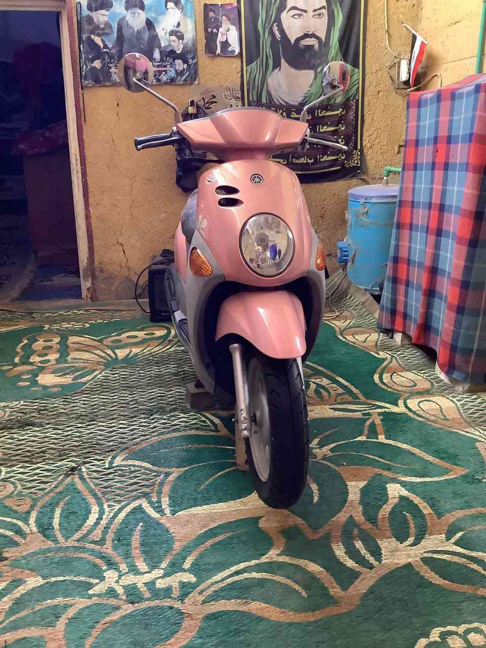 للبيع فله كفاله عامه لون وردي مميز الدراجه رمبه اوراقه كامله كفاله حتى من الشخط الشراي يتصل ويدلل ***********
