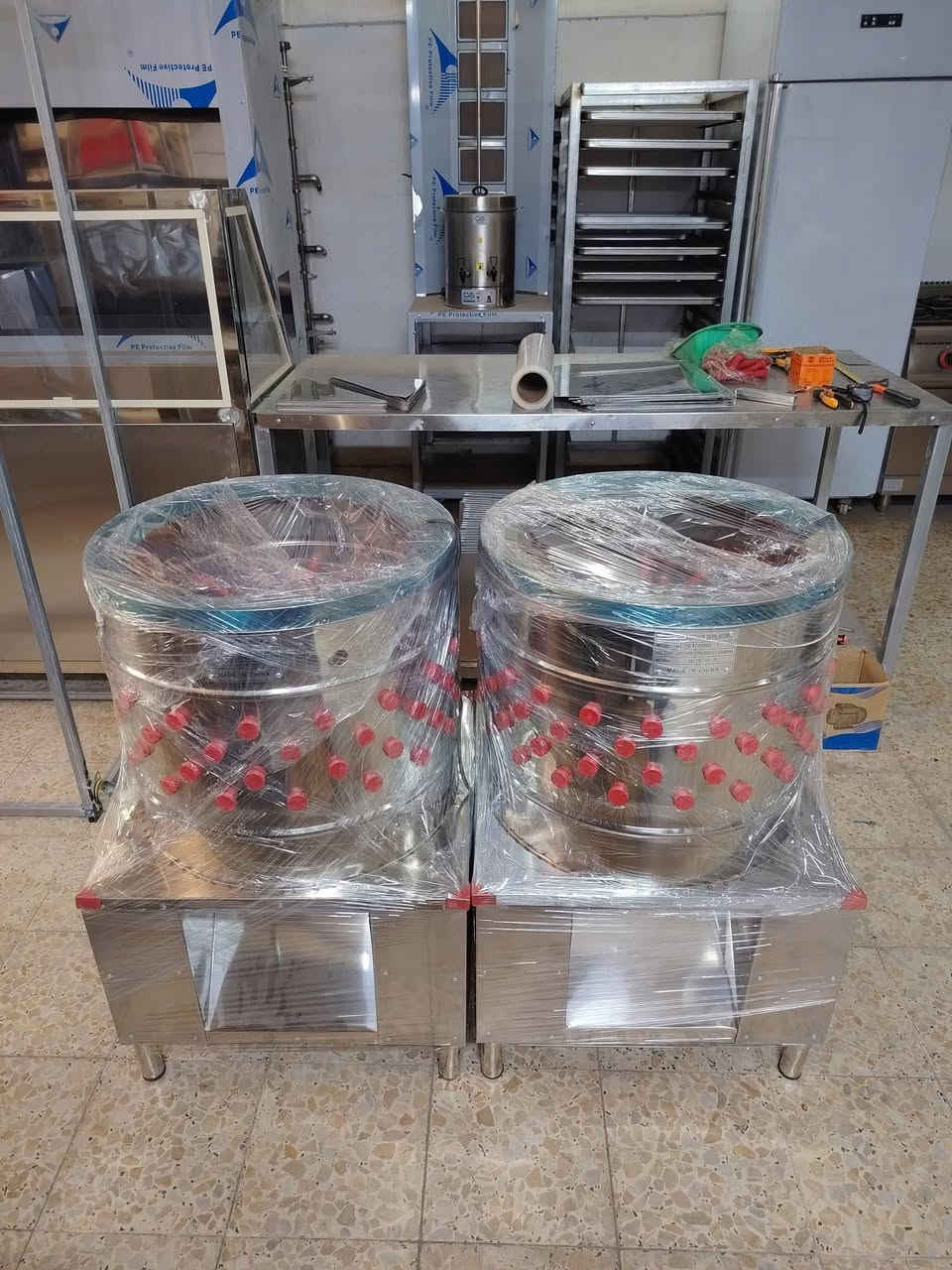 يوجد لدينا هلاسة دجاج نضيفة جدا استخدام قليل
للاستفسار اتصال فقط وعدم المراسلة 

***********
