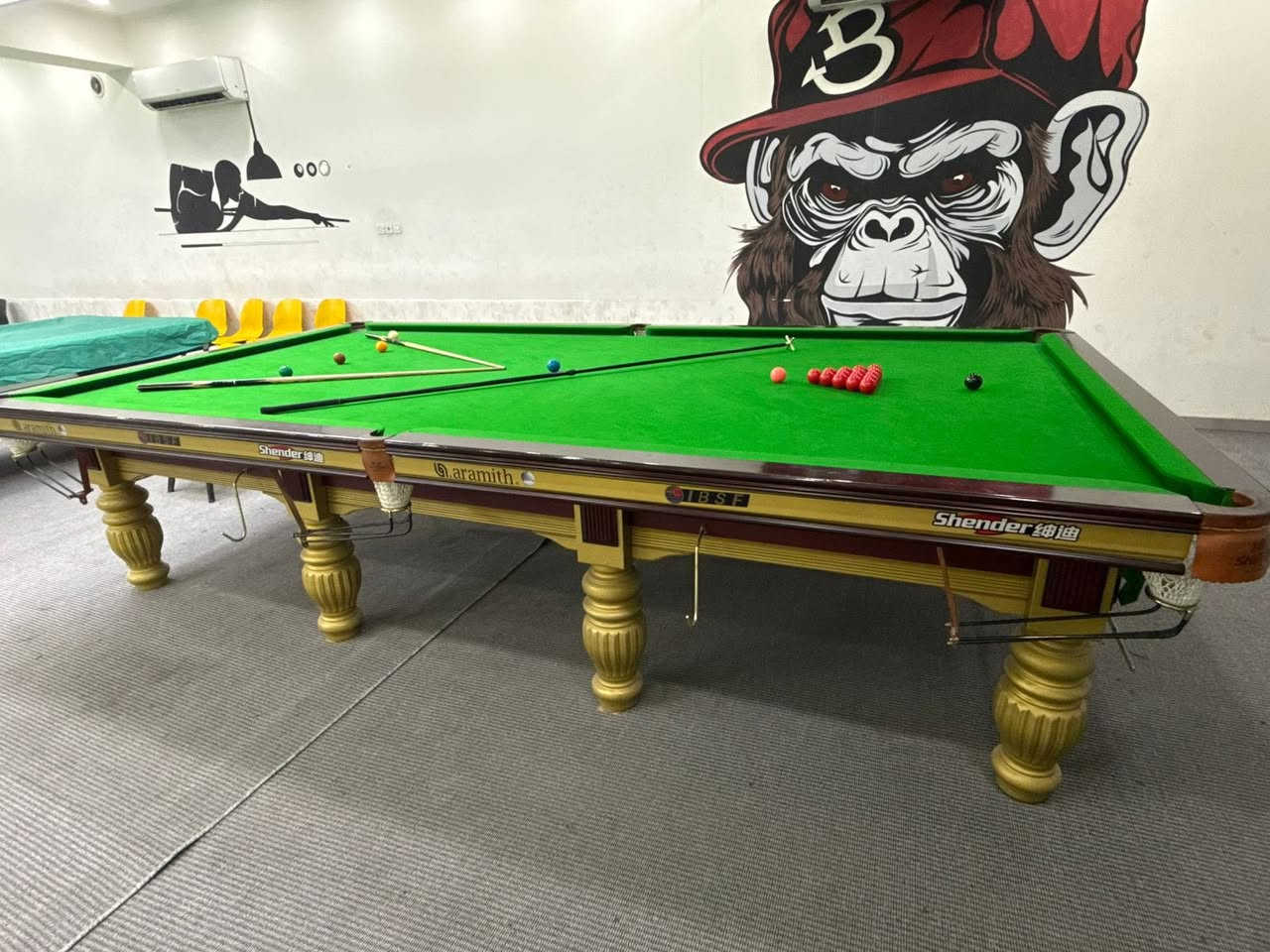 السلام عليكم يوجد سنوكر 🎱 shender
للبيع نضافتة 100/100.  العنوان ميسان / ***********
