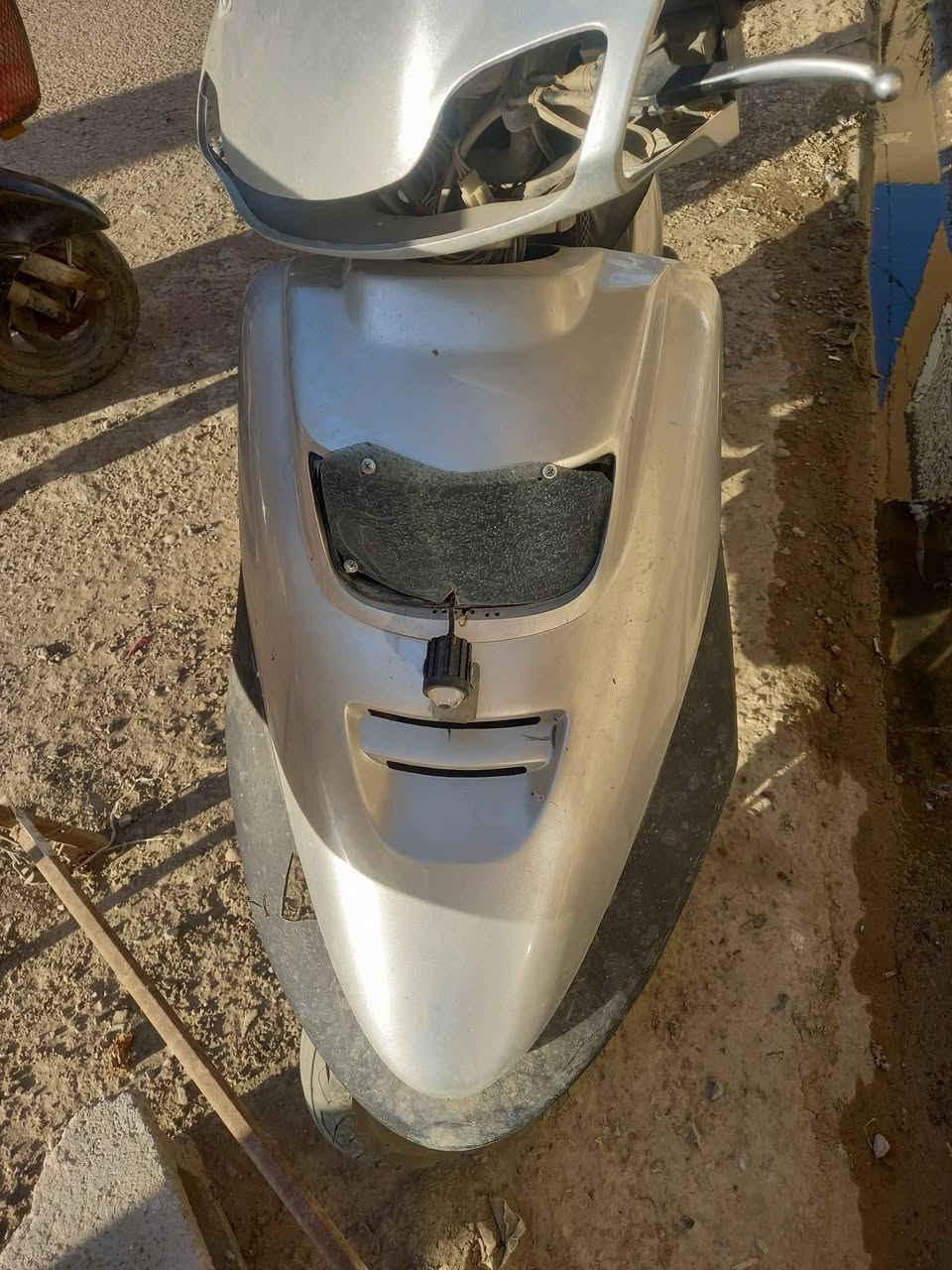 دراجه للبيع شغاله ١٢٥ وبيه مجال الاتصال ***********
