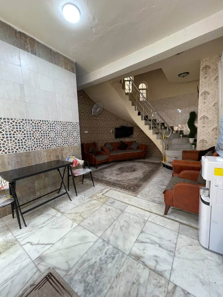 بيت للبيع 
كفاءات حي الوحدة طابو زراعي سند 25
المساحة / 100 م مربع
التفاصيل / طابقين
الاول / مطبخ + هول + استقبال + غرفة نوم + صحيات 
الثاني / غرفتين +صحيات + سطح اول 
للاستفسار اتصل : 
***********
