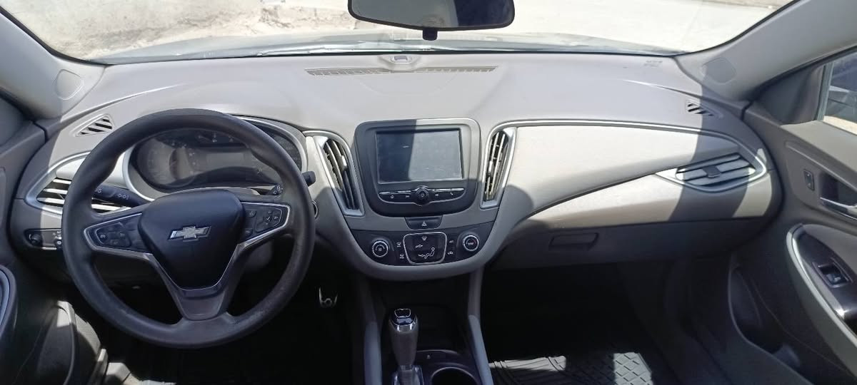 مالیبو 2018 مواصفات RS
السيارة بيها ثلاث قطع كلير امريكا
بدون ای ضربة دواخل وباب السايق مصبوغ داخل العراق 
لون نيلي بجم و خلف كبس
محرك و كير بشرط صدر جدید تدفئة وتبريد شرط 
 فوول مواصفات ماعدا سلايت
سيارة رقم سليمانية شرط التحويل
رقم موبايل :***********
سعر:84 بی مجال بسيط
بطاقة بنزین هم بي

مواصفات سيارة:
شاشة
كاميرا
تحكم استيرن
بصمة
مثبت سرعة
اوتو ستارت ستوب
فوليوم سوكان
مراية كهربائي
اربعة باب بصمة وصندوق هم بصمة
اربعة تايرات جديد مابي اي نقص
1GIZB5ST6JF107552رقم شاصي كركوك, العراق

