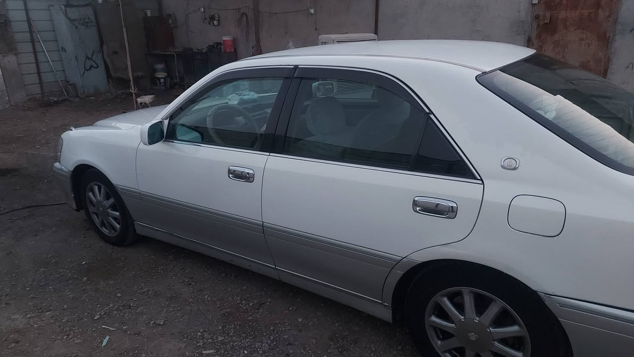 السلام عليكم ملكه موديل ٢٠٠٠رقم كركوك قرار ٤٨مدفوع كمرك وضريبه ومعممه على كافة المحافظات مكفوله من الكص والنقل ..بيها ضربه بالجاملغ الخلفي والجاملغ الامامي  باقيه بس عل الرقم  محرك فيفيتي ٤دكم تبريد قطعتين ثلاجه خلفيه برده خلفيه حداديه جديده طخم تاير جديد 
السعر ٩٠ وبيها مجال قليل ***********
