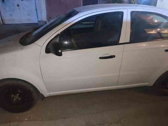 سلام عليكم 
⸻

📌 للبيع أفيو خليجي 2016 جديدة

للبيع شفروليه أفيو خليجي موديل 2016
السيارة جديدة ونظيفة، ، بدون أي صبغ أو حوادث.
محركة وكير وكالة، تبريد ثلج، اقتصادية ومناسبة للدوام والعائلة.

🔧 الفحص مسؤول
📄 السنوية كاملة

⚡ السعر: 90 ورقة وبيه مجال 
📞 للتواصل: ***********
