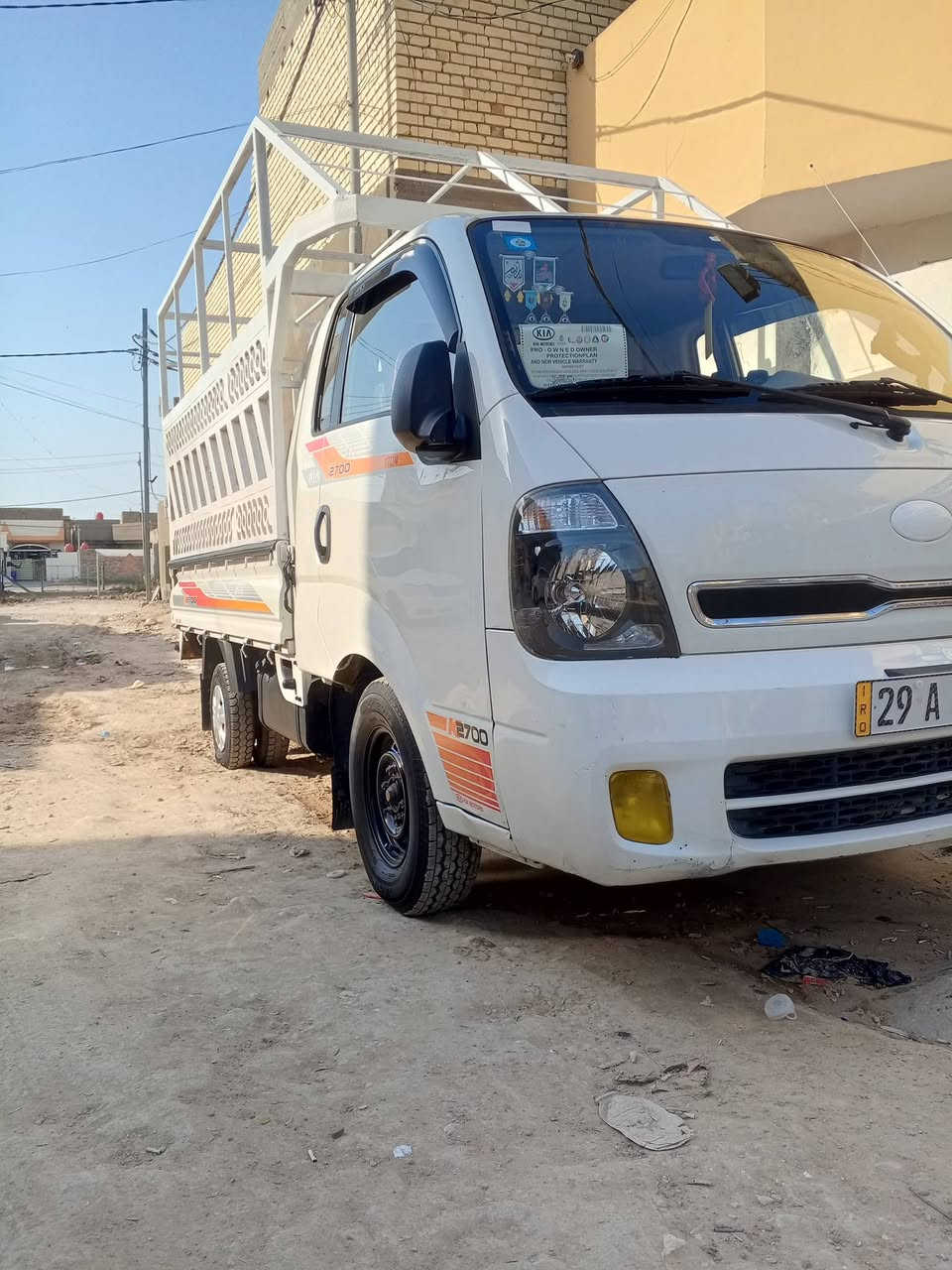 كيا بنكو موديل ٢٠١٦ مكفوله كير ومكينه وشاصي رقم واسط هزه ورقم  جديده بسمي مكاني حله السعر ١١٣ وبيها مجال بسيط السياره جاهزه من كل النواحي ***********
