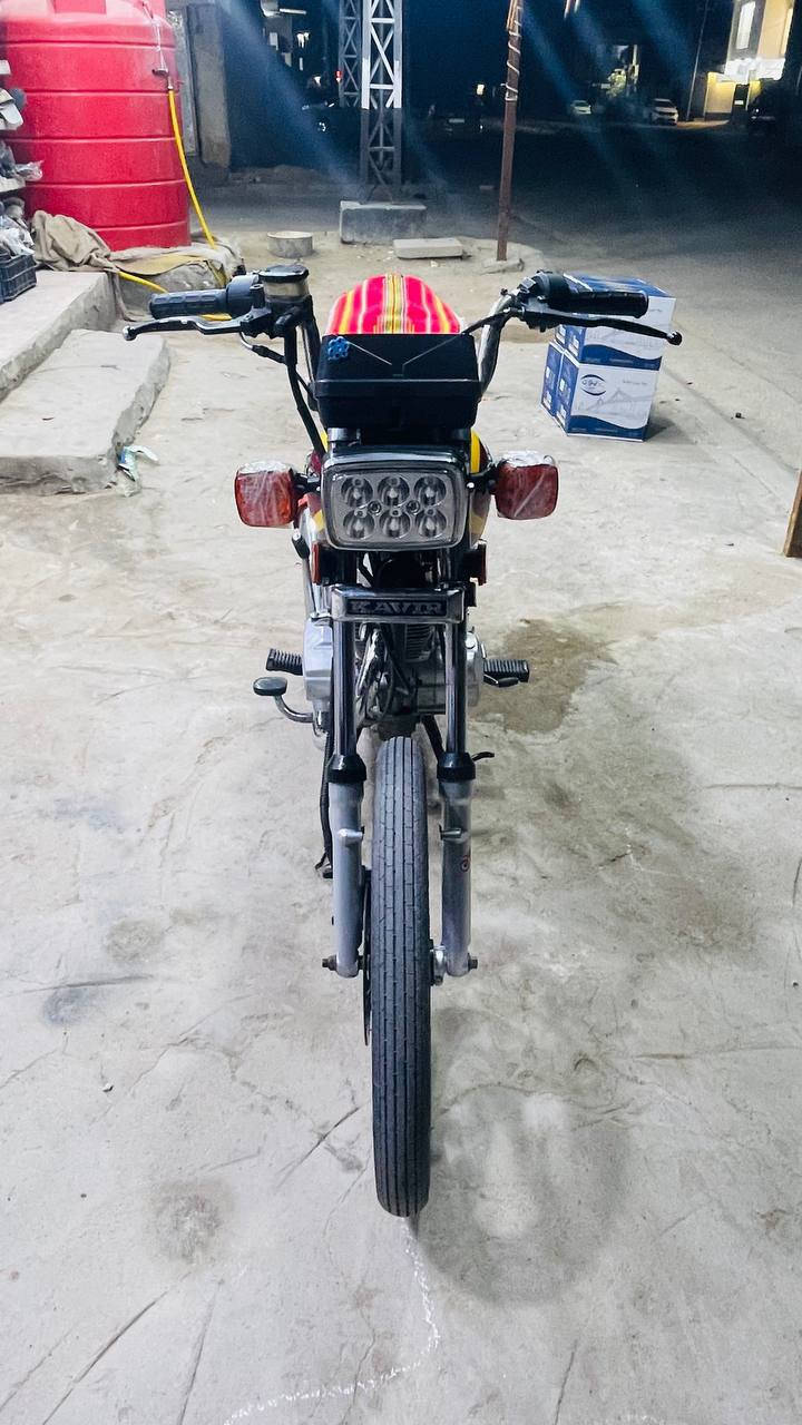 سلام عليكم
دراجه للبيع مال ايران نوع (كبير)
دراجه مكفوله وشغاله جميع كهربائيات 
بدون مكفوله عشائرين(السعر 850)وبيه مجال 
مكان ميسان دور نفط 
شراي ينتصل 

***********
