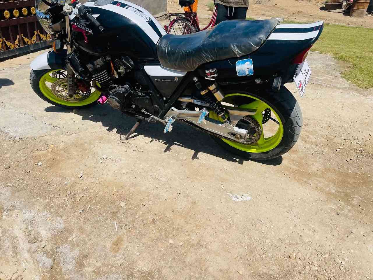 سيبي 400 جيل 1 كفاله عامه أوراق اصولي وكمرك مدفوع مامفتوحه كلها شغاله شرط مابه اي نقص دراجه بعد احله من صور بهواي سعر 1600 وبيه مجال إبابل كفل / ***********

