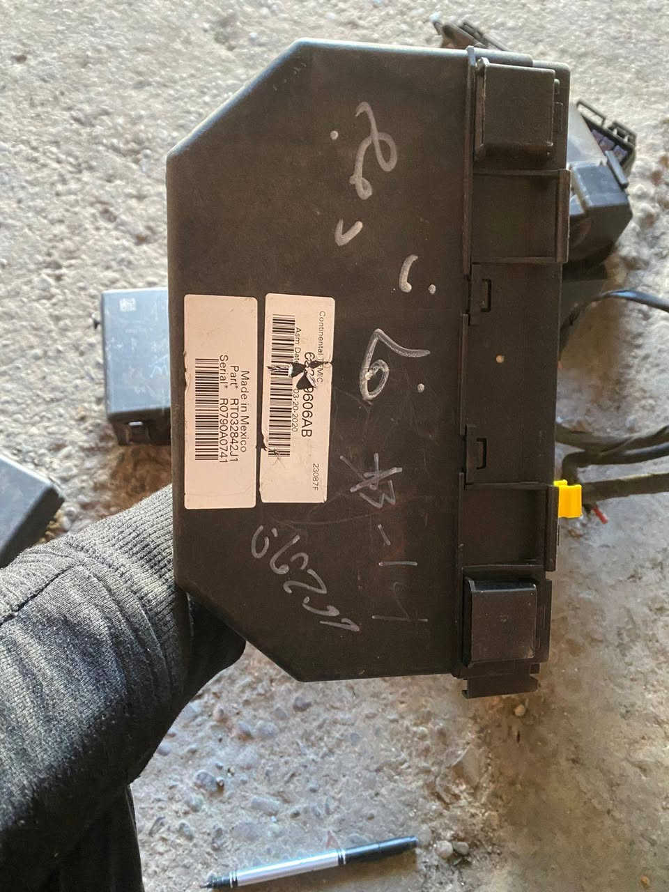 يتوفر قواعد فيورزات 
امريكي كوري 
***********
